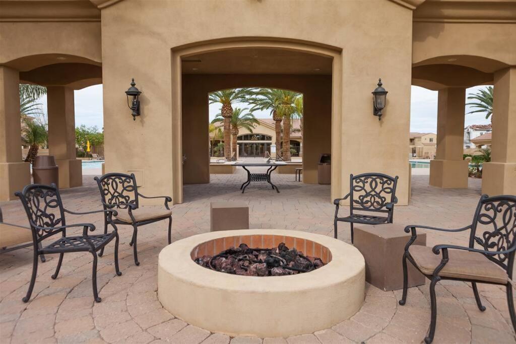 Gated Townhouse With Heated Pool, Hot Tub, Near Us60 Βίλα Mesa Εξωτερικό φωτογραφία